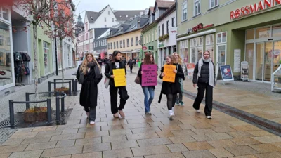 Aktion in der Fußgängerzone Ilmenau (Bild vergr&ouml;&szlig;ern)
