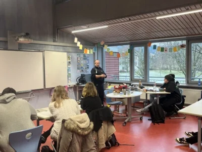 Bildungsprojekt "Rechtsstaat macht Schule" an der Heinrich-Schickhardt-Gemeinschaftsschule Bad Boll (Bild vergr&ouml;&szlig;ern)