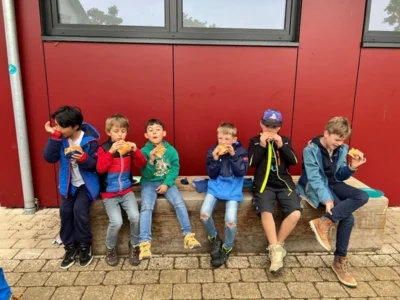 Lesenachmittag der Klassen 2a und b der Heinrich-Schickhardt-Gemeinschaftsschule Bad Boll (Bild vergr&ouml;&szlig;ern)