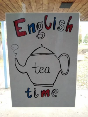 English tea time -- an der Heinrich-Schickhardt-Gemeinschaftsschule Bad Boll (Bild vergr&ouml;&szlig;ern)