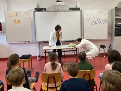 Die Glücksforscher (Bild vergr&ouml;&szlig;ern)