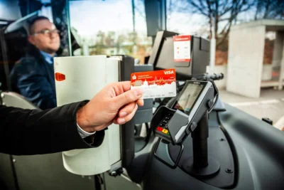 Bargeldlos im Bus (Bild vergr&ouml;&szlig;ern)