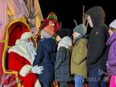 Vergangenes Jahr gab der Nikolaus eine kleine Sprechstunde. Foto: Stadt Pritzwalk (Bild vergr&ouml;&szlig;ern)