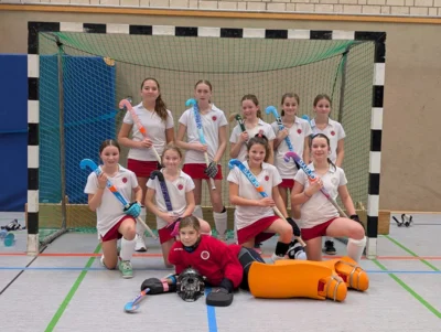 Foto zur Meldung: Starker Auftritt der Soester Hockeyteams: Damen siegen klar, WU12 überzeugt mit Doppelerfolg Foto zur Meldung: Starker Auftritt der Soester Hockeyteams: Damen siegen klar, WU12 überzeugt mit Doppelerfolg