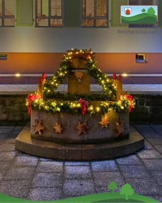 Weihnachtsbrunnen 2025 (Bild vergr&ouml;&szlig;ern)