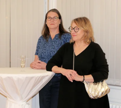 Die Künstlerinnen bei der Vernissage. Anja Klafki und Tanja Niederfeld (Bild vergr&ouml;&szlig;ern)