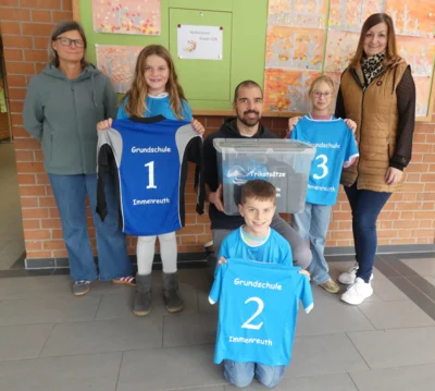 Schul-Trikots (Bild vergr&ouml;&szlig;ern)