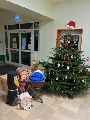 Weihnachtsbaum Kirchschule