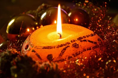 Heiligabend gemeinsam verbringen. Foto: Peggychoucair / Pixabay