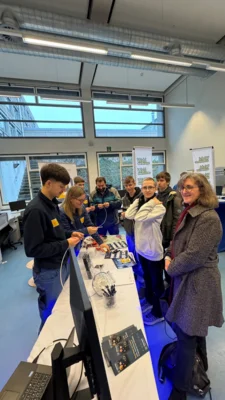 Klassen 8a/8b auf Lerngang in der Friedrich-Hecker-Schule Sinsheim