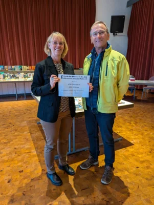 Renate Bien, Leiterin Team KÖB Oberndorf, Helmut Ruppel, Vorstand Förderverein Jossatal Kids e. V.