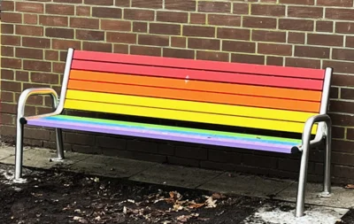 Juhu: Unsere Regenbogenbank ist da!