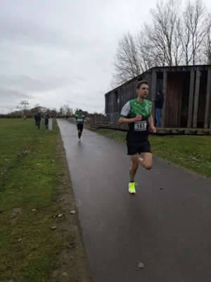 Nikolauslauf Zülpich: Ghafar und Markus auf dem Weg ins Ziel (Bild vergr&ouml;&szlig;ern)