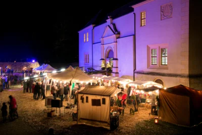 Märchenhafter Weihnachtsmarkt im Senftenberger Schloss / Quelle: Foto: Museum OSL/ Linke (Bild vergr&ouml;&szlig;ern)