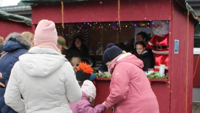 Weihnachtsmarkt (Bild vergr&ouml;&szlig;ern)