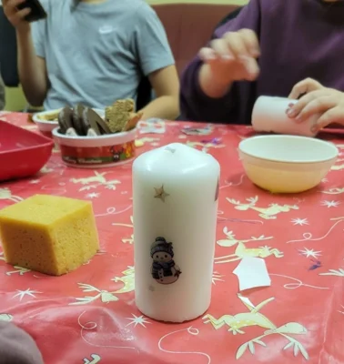 Foto zur Meldung: Das 8. Türchen öffnet sich - im Jugendclubhaus Ossi Foto zur Meldung: Das 8. Türchen öffnet sich - im Jugendclubhaus Ossi