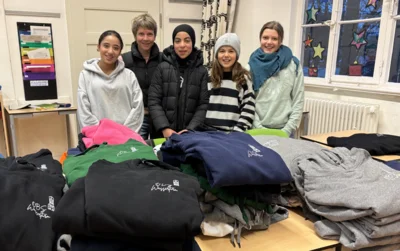 T-Shirts und Hoodies sind da! (Bild vergr&ouml;&szlig;ern)