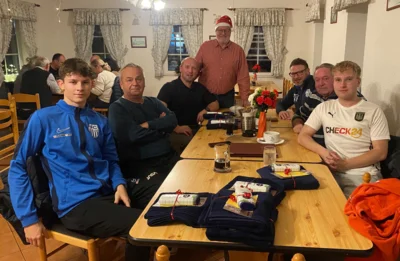 🎅 Vorweihnachtliches Treffen mit unseren Schiedsrichtern (Bild vergr&ouml;&szlig;ern)