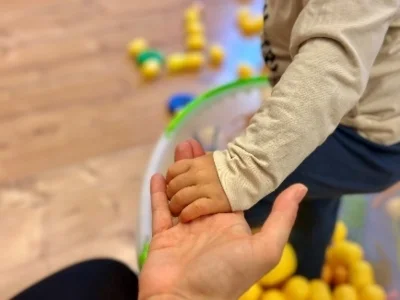 kind (Bild vergr&ouml;&szlig;ern)