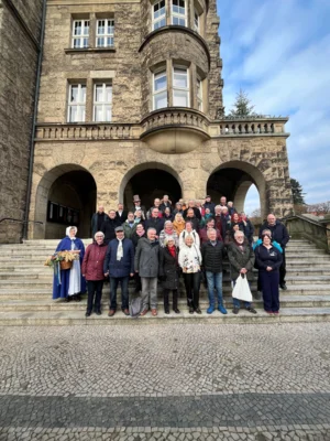 Gruppenbild mit Gästen und Gastgebern I Foto: Corinna Woith (Bild vergr&ouml;&szlig;ern)