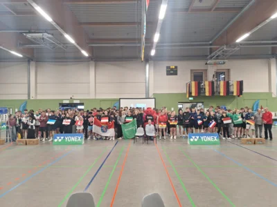 Meldung: Bericht – 1. Wettkampftag Deutsche Meisterschaften U15, U17 und U19 im Badminton des Ausrichters
