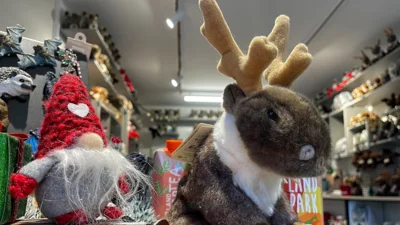 Weihnachtsgeschenk-Ideen im Tierpark-Shop. Schauen Sie mal vorbei. (Bild vergr&ouml;&szlig;ern)