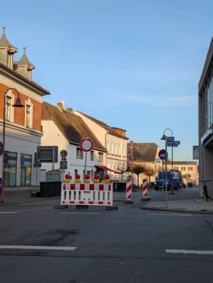 Achtung: Vollsperrung der Breiten Straße