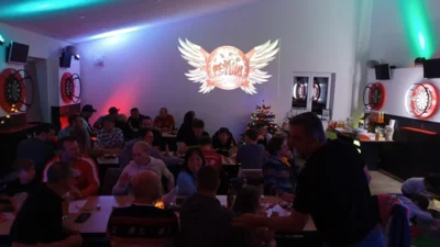 Besinnliche Stimmung zur Einstimmung auf die anstehenden Weihnachtsfeiertage bot die Weihnachtsfeier der FCR-Darter (Bildnachweis: FCR) (Bild vergr&ouml;&szlig;ern)