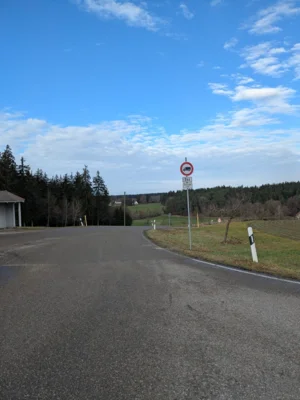 Einziehung der Gemeindeverbindungsstraße für den Schwerverkehr (Bild vergr&ouml;&szlig;ern)