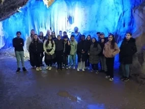 Klasse 7b März 24 Dechenhöhle (Bild vergr&ouml;&szlig;ern)