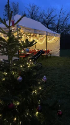 Weihnachtsmarkt in der Mutter-Vater-Kind WG (Bild vergr&ouml;&szlig;ern)