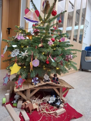 Unser Weihnachtsbaum (Bild vergr&ouml;&szlig;ern)