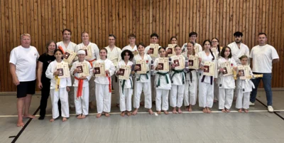 Erfolgreiche Kyu-Prüfungen beim Karate Do Gladbeck
