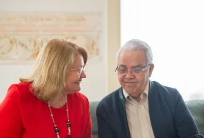 Foto: Im Gespräch bleiben © pexels.com Foto zur Meldung: Alltagshelfer-Service