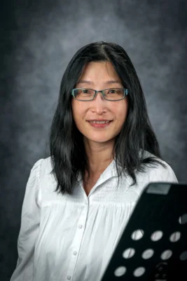 Foto: Fachgruppensprecherin Klavier: Dongying Ackermann Foto zur Meldung: Das spricht für uns: Fünf Fragen an ...