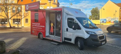 Das Beratungsmobil ist einmal im Monat auf dem Dietrich-Heßmer-Platz vor Ort