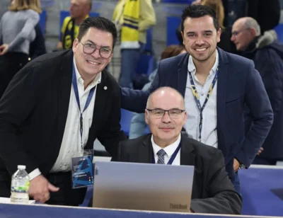 Frank Böllhoff mit Zeitnehmer & Sekretär (Bild vergr&ouml;&szlig;ern)