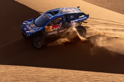 Rallye Dakar: Routiniers führen in der Auto-Wertung (Bild vergr&ouml;&szlig;ern)