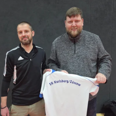 Vorstandsvorsitzender Björn Wudke begrüßt Jan Schreiber als neuen Trainer der Herren