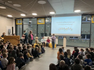Schulversammlungen (Bild vergr&ouml;&szlig;ern)