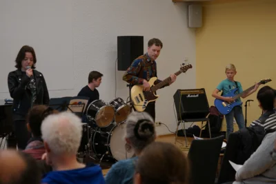 Jazzband der Musikschule unter Leitung vom Kollegen Tymofeyev beim Auftritt am 11.10.2025 im Bürgersaal Kloster Steinheim