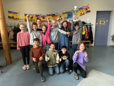 Meldung: Die GGS Wekeln gewinnt den 2. Platz im Schwimmwettbewerb der Grundschulen