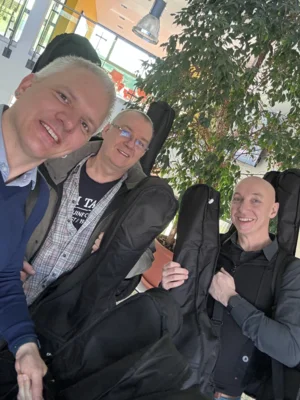 Meldung: Neue Gitarren für unsere Musiklehrer