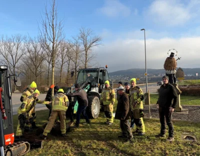 Ein Zeichen der Beständigkeit: Die Patenschaft am Hl. Nepomuk lebt weiter (Bild vergr&ouml;&szlig;ern)
