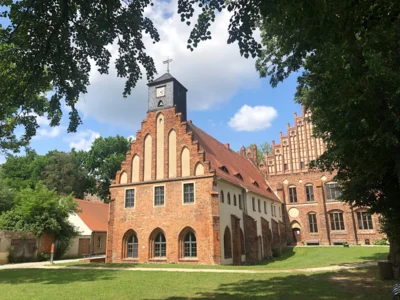 Siechenhaus und Abtshaus (Bild vergr&ouml;&szlig;ern)