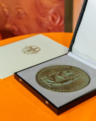 Meldung: Wir erhalten die Pro-Musica-Plakette - die höchste Auszeichnung der Amateurmusik!