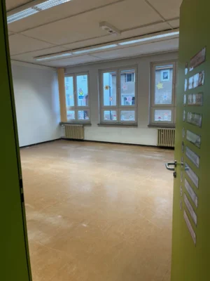 Wir RENOVIEREN! Klasse 2 zieht aus. (Bild vergr&ouml;&szlig;ern)