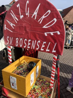 Otti-Botti Helau! Unsere Tanzmädels mittendrin! (Bild vergr&ouml;&szlig;ern)