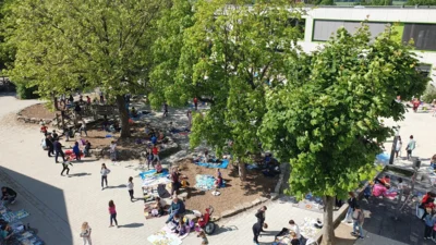 Bücherflohmarkt (Bild vergr&ouml;&szlig;ern)