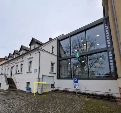 Neuer Standort für den Briefkasten der Stadtverwaltung am Rathaus